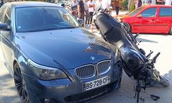 Otomobille çarpışan motosiklet sürücüsü yaralandı