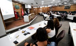 Bornova’da çalışanlara Toplumsal Cinsiyet Eşitliği semineri