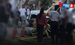 İzmir'de facianın eşiğinden dönüldü! Aracı ile beraber merdivenlerden uçtu