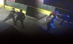 Kendilerini uyaran polislere saldırdılar: O anlar kamerada!