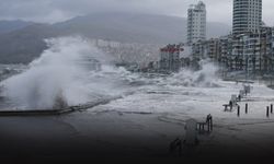 İzmir için meteorolojiden sarı kodlu uyarı... Fırtına geliyor!