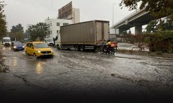 Meteoroloji uyardı! İzmir'i sel aldı