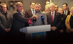 Zafer Partisi İzmir'den istifa eden 12 kişi İYİ Parti'ye katıldı... Rozetleri Kırkpınar taktı!