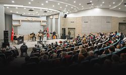 Bornova’da unutulmaz gece! İki efsane isim için özel konser