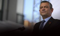 Özel'e yumruklu saldırı... İzmirli siyasetçilerden kınama!