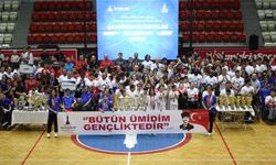 Celal Atik Spor Salonu’nda gençlik buluşması