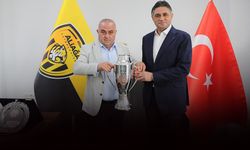 Şampiyon Aliağa FK kupasına kavuştu!