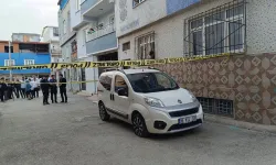 Evinin önünde silahlı saldırıya uğradı!