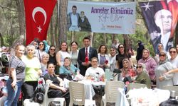 Bayraklı’da Anneler Günü Kutlaması... Başkan Önal: “İyi ki varsınız”