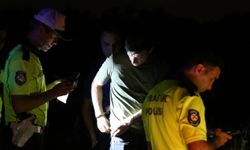 Denizli'de "dur" ihtarına uymayan sürücünün çarptığı polis memuru yaralandı