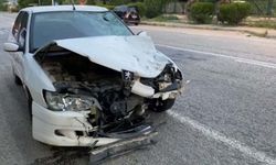 Otomobilin çarptığı motosikletin sürücüsü ile yanındaki eşi öldü