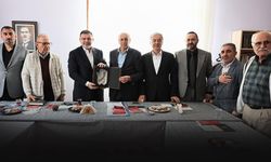 AK Partili Saygılı'dan Cem Evi’ne ziyaret... ‘’Biz, ayrımcılığa değil, birliğe talibiz"