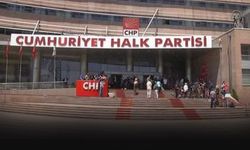 Çiğli Belediyesi'nde işten çıkarılan 17 kadın işçi CHP Genel Merkezi'ne yürüyecek!