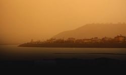 Meteoroloji'den İzmir için sağanak ve çöl tozu uyarısı!