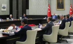 Cumhurbaşkanlığı Kabine toplantısı başladı! Bahçeli'nin sürprizi dikkat çekti