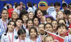 Karabağlar'da Spor Okulu Öğrencileri, 19 Mayıs Spor Şenliği’nde Buluştu
