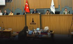 Büyükşehir’de gündem kesin hesaplar... AK Parti'den Tugay'a hem destek hem eleştiri!
