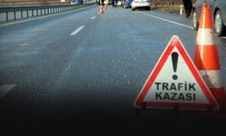 İki araç çarpıştı... Ehliyetsiz sürücü karı kocayı ayırdı