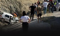Kontrolden çıkan otomobil menfeze düştü... Küçük çocuk hayata tutunamadı!