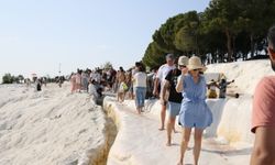 Pamukkale'de bayram tatili hareketliliği... 2 günde 17 bin turist!