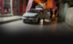 İzmir'de park halindeki otomobile silahlı saldırı!