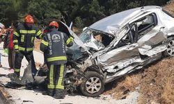 Denizli'de devrilen otomobildeki 3 kişi yaralandı