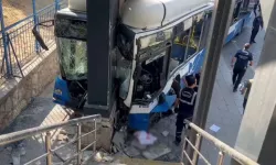 Ankara'da belediye otobüsü kaza yaptı