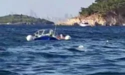 Motoryatın çarptığı tekne battı: 7 kişi kurtarıldı