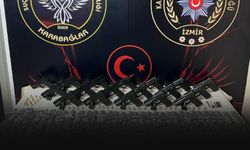 İzmir'de silah kaçakçılığı operasyonu... Baba ve 2 oğlu yakalandı!