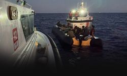 İzmir açıklarında can pazarı... 89 düzensiz göçmen yakalandı