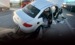 Otomobil ile traktör çarpıştı: 2 kişi yaralandı!