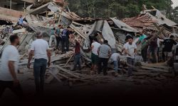 Balıkesir'de 6,1'lik deprem: Yıkılan binalar var!