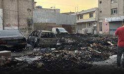 Çöp biriktirilen alanda yangın paniği... Çok sayıda araç zarar gördü!