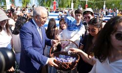 Ege Üniversitesi yeni öğrencilerine şenlikle 'Merhaba' dedi