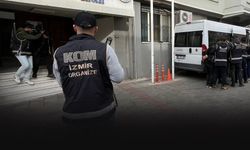 İzmir'de zehir ve silah kaçakçılığı operasyonu... 2 zanlı tutuklandı