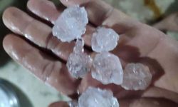 Alaşehir'de fındık büyüklüğünde dolu yağdı