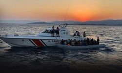 İzmir açıklarında düzensiz göçmen operasyonu... 104 kişi yakalandı