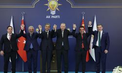 Rozetlerini Erdoğan taktı: 7 belediye başkanı AK Parti’ye geçti
