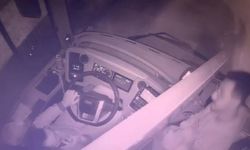 Seyir halindeki otobüse kurşun yağdırdı!