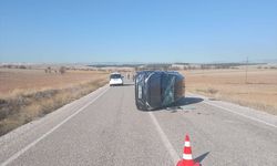 Kontrolden çıkan otomobil devrildi: 2 kişi hastanelik!