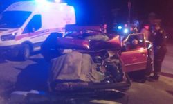 Kamyona çarpan otomobilin sürücüsü ağır yaralandı