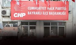 Bayraklı'da muhaliflerden imza hareketi: Demir toplantıya gitti ortalık karıştı!