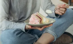 Bir dilim kek 25 yıllık evliliği bitirdi