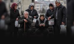 İzmirli emekli temsilcileri isyan etti... İnsanlıktan çıktık yaratık olduk!