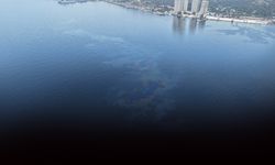 Gemiler Körfez'i kirletmeye devam ediyor: Bakanlık mavi vatan hainlerine cezayı kessin!