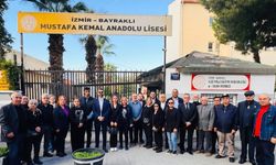 CHP İzmir 30 ilçede okulların önündeydi...“Ata’ya sevgi seli, bakanlığa tepki”