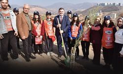 AK Parti İzmir'den 'yeşil' buluşma... Saygılı: Hedef yıl sonuna kadar 3 milyon fidan!