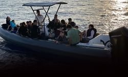 İzmir açıklarında can pazarı: 34 göçmen kurtarıldı