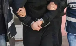 İzmir'de torbacı baskını: 974 hap ile yakalandı!