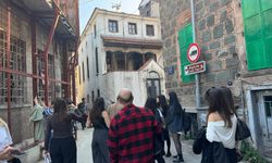 İzmir’in sokakları ‘tabloya’ dönüştü